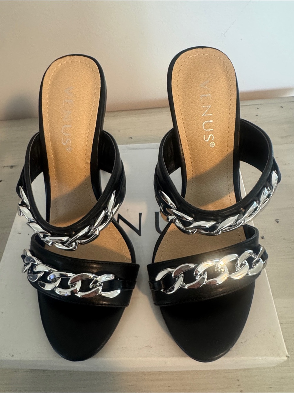 🖤 BRAND NEW!! Black Slide Mules with Silver Chain Accents🖤